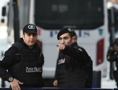 Eντάλματα σύλληψης εις βάρος 112 υπόπτων για διασυνδέσεις με τον Γκιουλέν